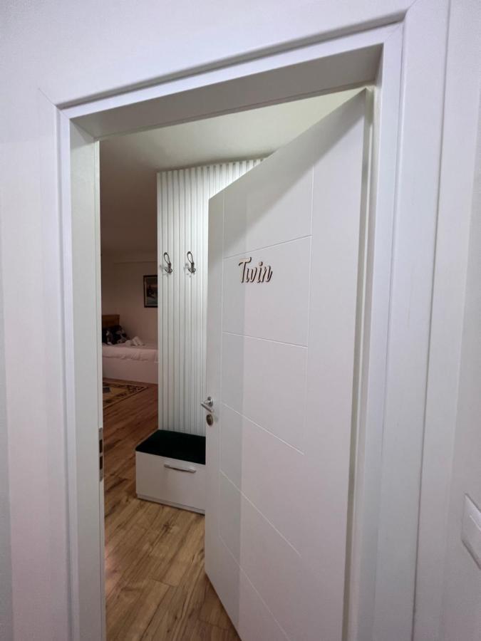 טיראנה Grand Park & Bllok Area Rooms מראה חיצוני תמונה
